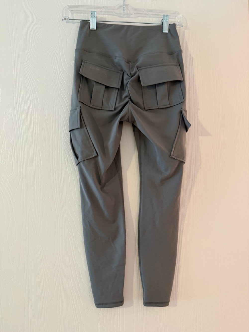 Halara DayStretch High Waisted Cargo Pocket Skinny Yoga Leggings - Picture 2 of 3